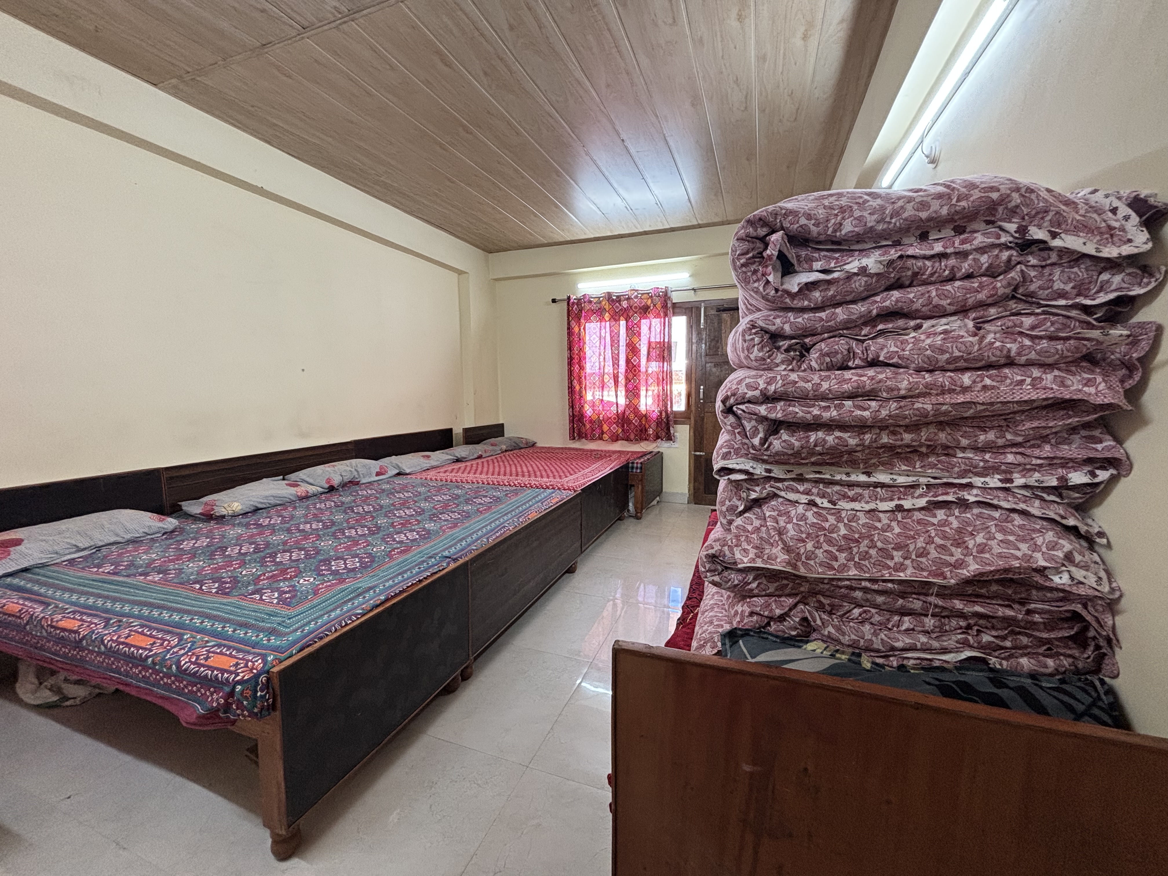 7-Bed Room Image 4